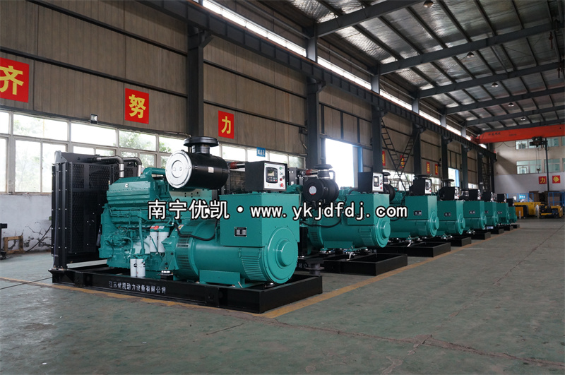 2022年12月2日，300KW康明斯柴油發(fā)電機組發(fā)貨浙江