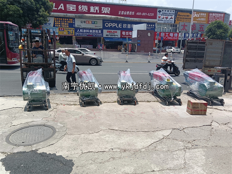2023年7月26日，5臺單缸柴油發(fā)電機(jī)組試機(jī)發(fā)貨大連出口到非洲