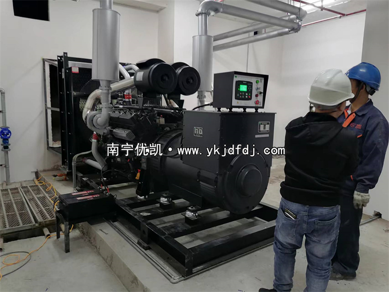 2023年11月17日，河池宜州項(xiàng)目550kw凱普柴油發(fā)電機(jī)組安裝調(diào)試