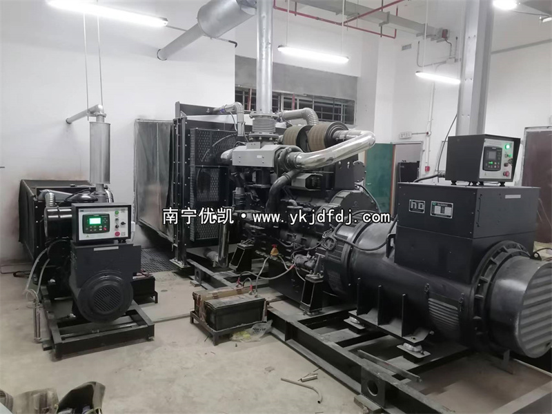 2024年1月25日，廣西融安項(xiàng)目100KW/800KW上柴發(fā)電機(jī)組到貨安裝