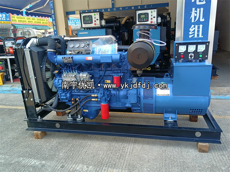 2024年12月30日，河池項(xiàng)目100kw柴油發(fā)電機(jī)組裝車發(fā)貨
